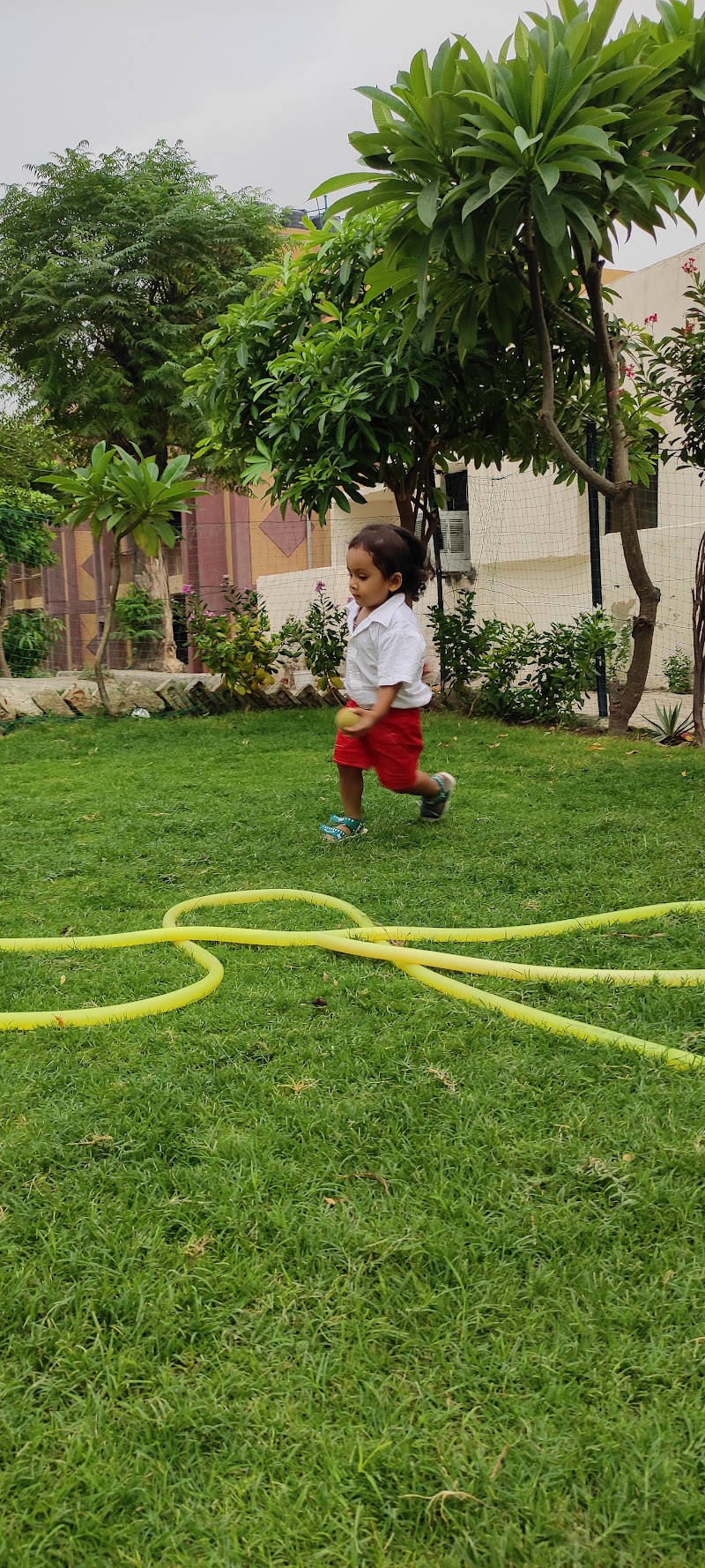 RAILWAY GARDEN - RAILWAY GARDEN CWQH+6C4, New Colony, Sector 95B, Gurugram, Haryana 122505, India