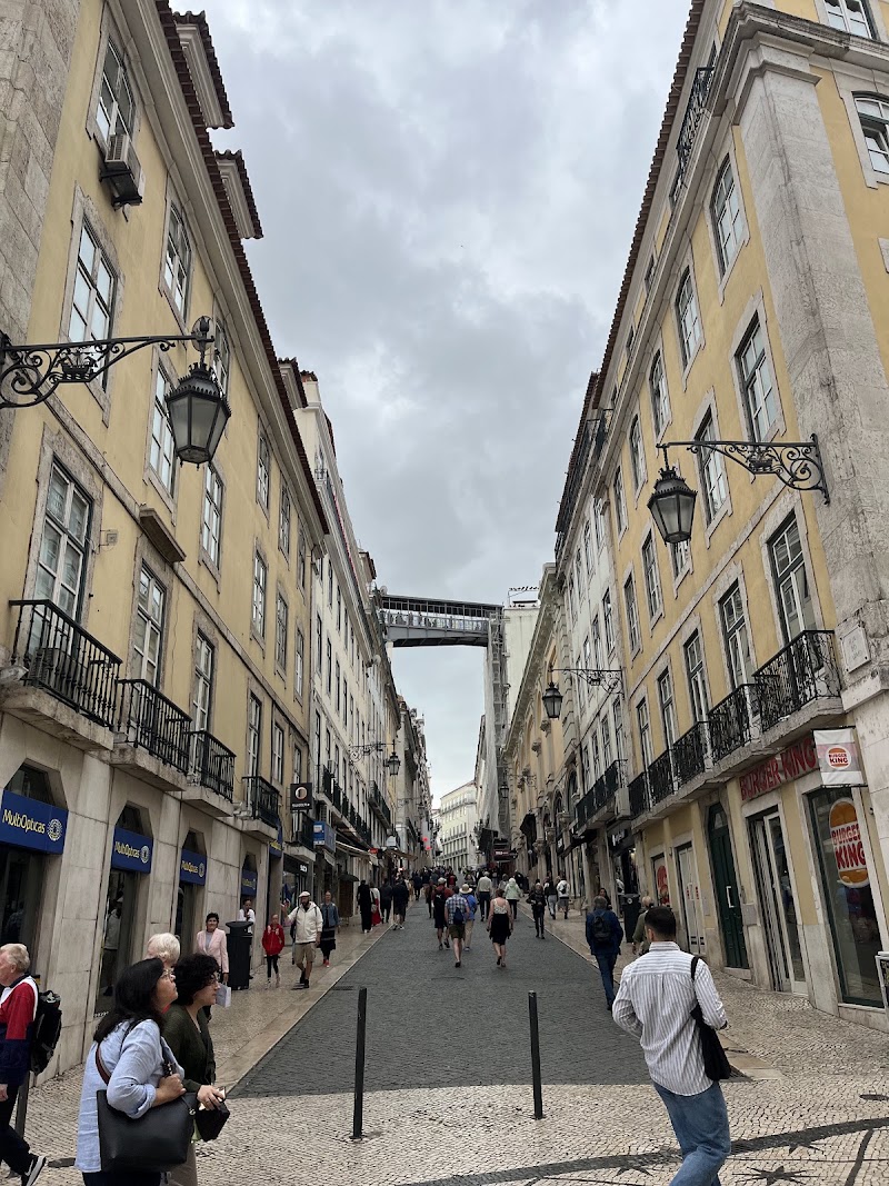 Pink Street - Pink Street, R. Nova do Carvalho 21 23, 1200-291 Lisboa, Portugal