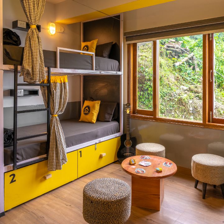 The Hosteller Mussoorie, Mall Road - The Hosteller Mussoorie, Mall Road Tibetan Market Gali, behind Accord Hotel, The Mall Road, Mussoorie, Uttarakhand 248179, India