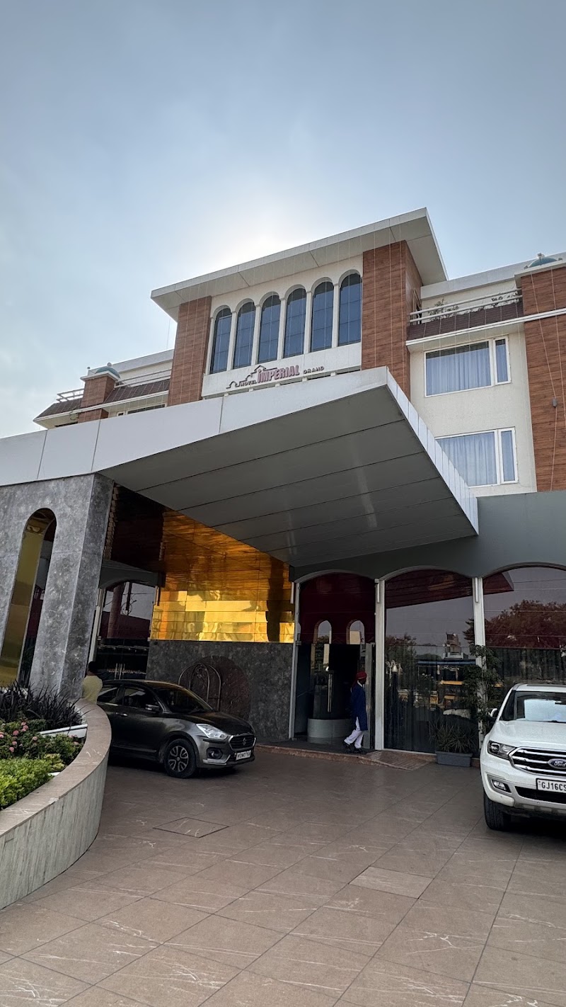 Status Pure Veg Restaurant - Status Pure Veg Restaurant New Hari Phatak, Indore Road, Ujjain, Jabsinghpura, Ujjain, Sawara Khedi, Madhya Pradesh 456010, India