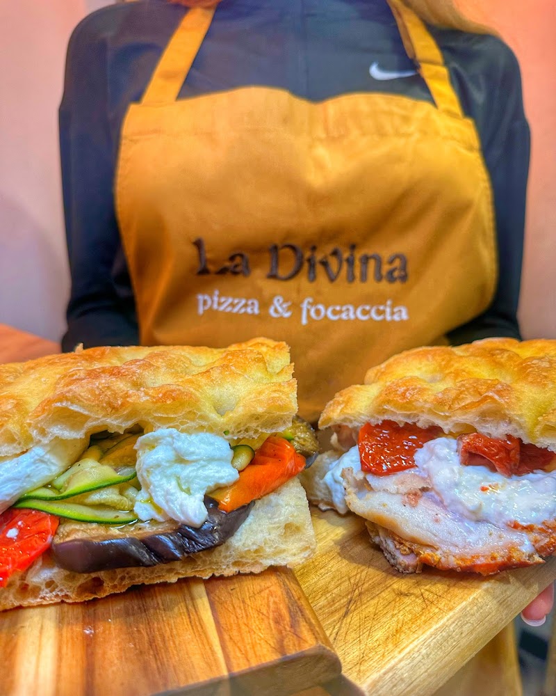 La Divina Schiacciata - La Divina Schiacciata, Via dei Servi, 8r, 50122 Firenze FI, Italy