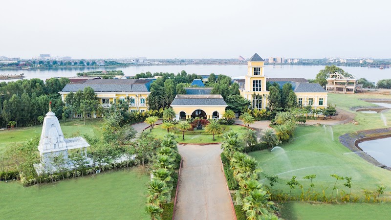 Fairway Golf & Lake Resort