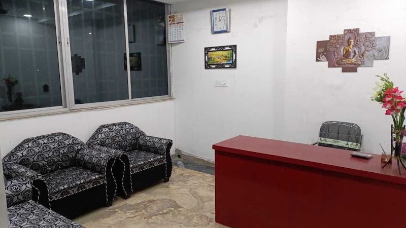 OYO Hotel White Rose - OYO Hotel White Rose, Kotra Rd, near ram bag, Rukmani Vihar, Raigarh, Chhattisgarh 496001, India
