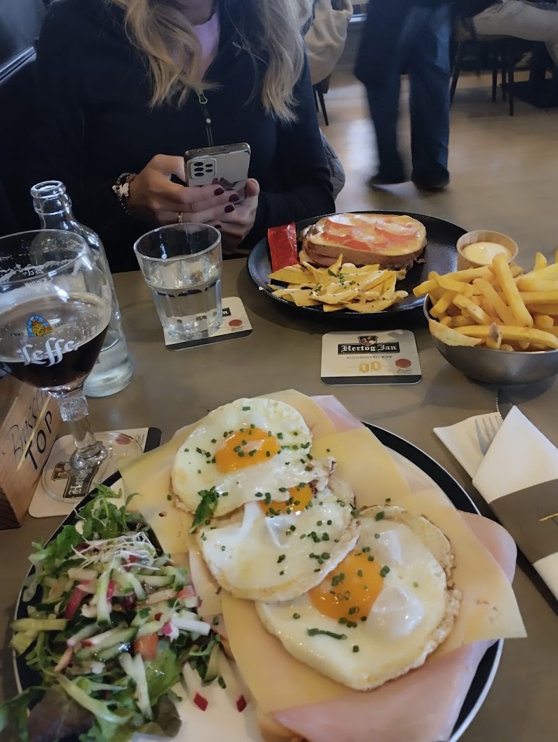 Brasserie Top - Brasserie Top Markt 42, 5211 JX 's-Hertogenbosch, Netherlands
