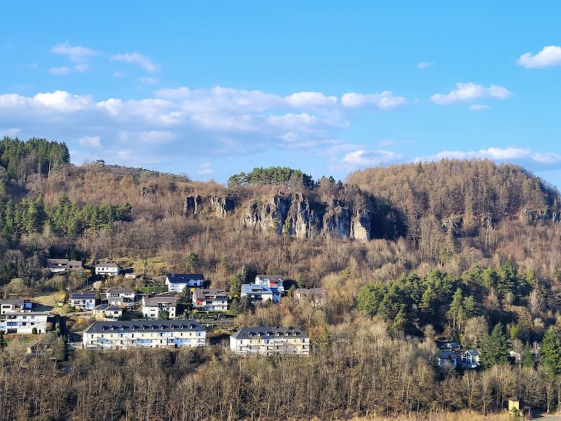 Burg Gerhardstein (Löwenburg) - Burg Gerhardstein (Löwenburg), An d. Burg 10, 54568 Gerolstein, Germany