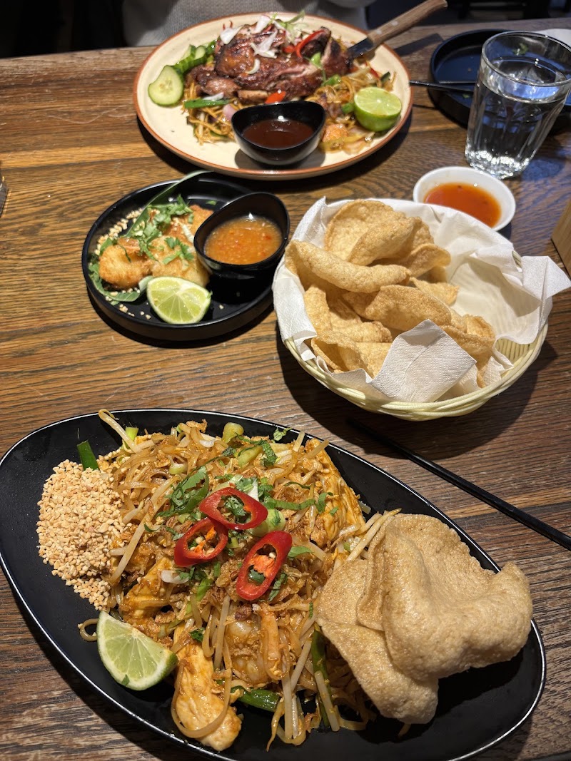 Banana Tree West Hampstead - Banana Tree West Hampstead 237-239 W End Ln, London NW6 1XN, UK
