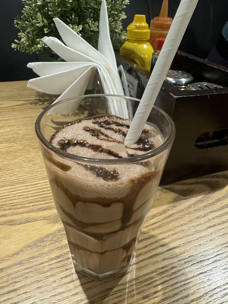 Another Fine Day Cafe - Another Fine Day Cafe Level 1, South Point Mall, Golf Course Rd, DLF Phase 5, Sector 53, Gurugram, Haryana 122011, India