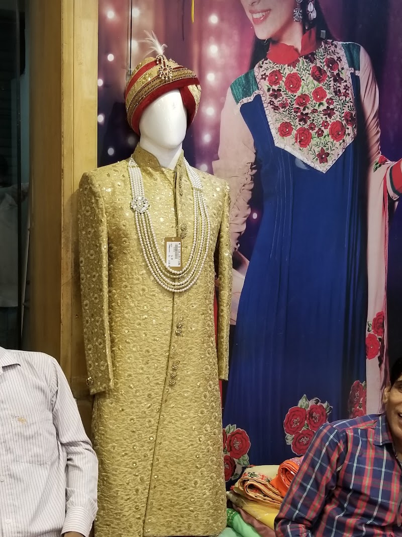 M.S.Fashion - M.S.Fashion Near Choda Rasta, WRCC+X5G, Lal Ji Sand Ka Rasta, Chaura Rasta, Tripolia Bazar, Modikhana, Jaipur, Jaipur Nagar Nigam Area, Rajasthan 302003, India