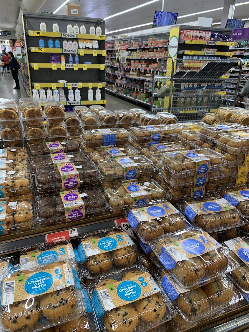 Woolworths Dickson - Woolworths Dickson, 1 Dickson Pl, Dickson ACT 2602, Australia