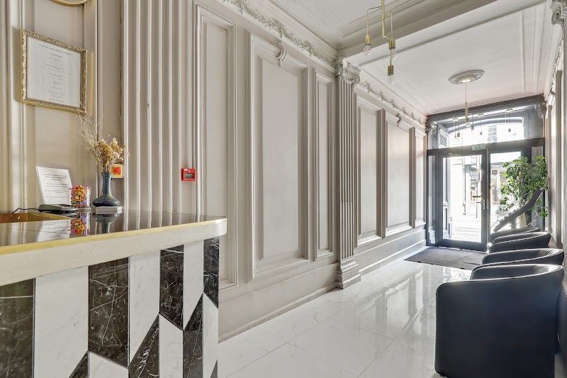 Hotel Des 3 Nations - Hotel Des 3 Nations 13 Rue du Château d'Eau, 75010 Paris, France