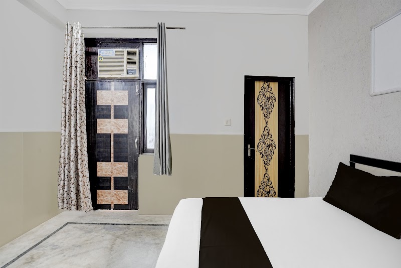 Hotel O by OYO N Nature Green - Hotel O by OYO N Nature Green Plot No-SL, O7, Friends Enclave, Rajput Colony, Natthu Colony, Baraula, Sector 49, Noida, Uttar Pradesh 201307, India