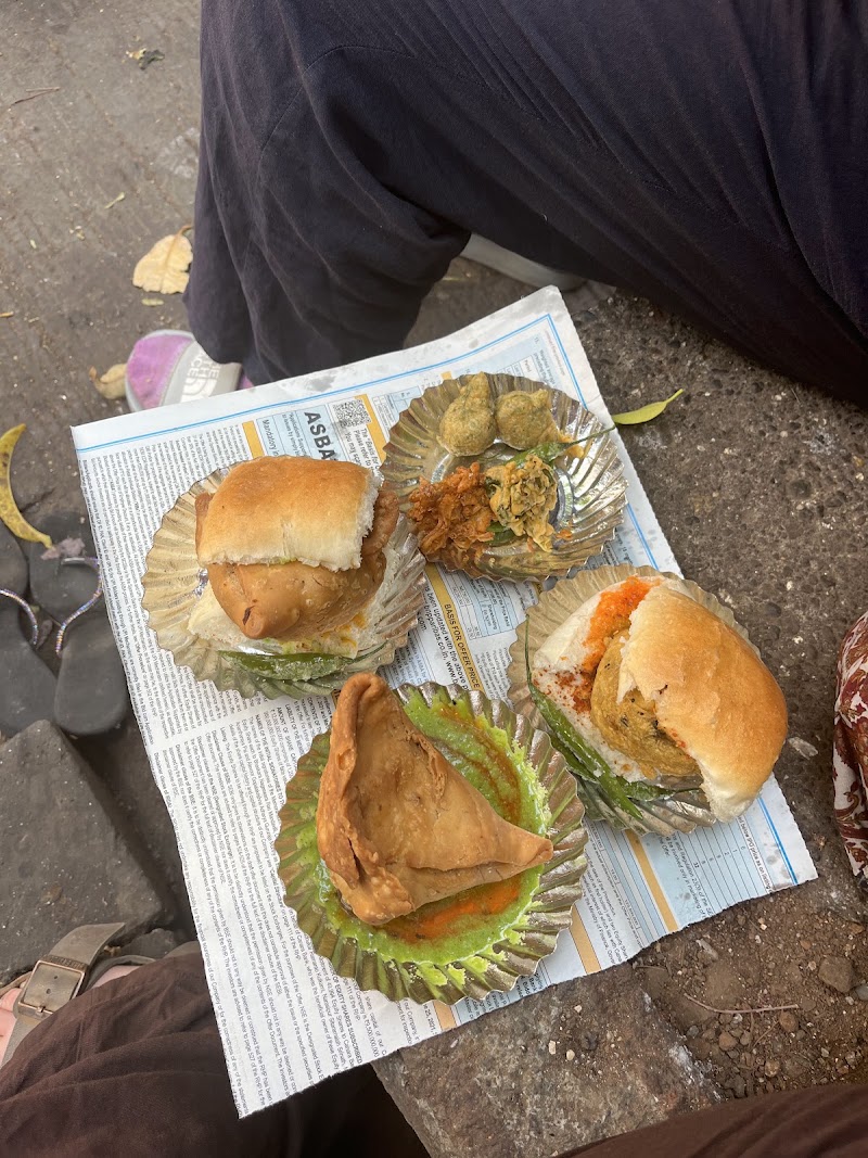 Subhash Vadapav & Sweets - Subhash Vadapav & Sweets Shop No.142/11, Chinchwadi, 29th Rd, Bandra West, Mumbai, Maharashtra 400050, India