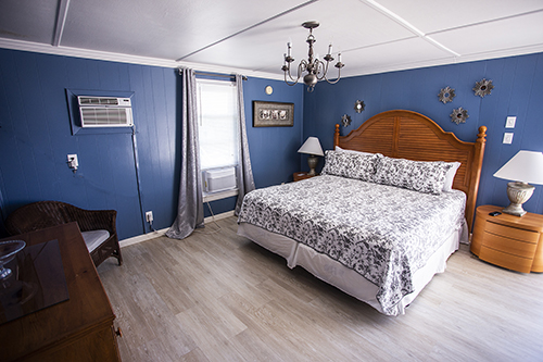 Blackbeard's Lodge - Blackbeard's Lodge, 111 Back Rd, Ocracoke, NC 27960, USA