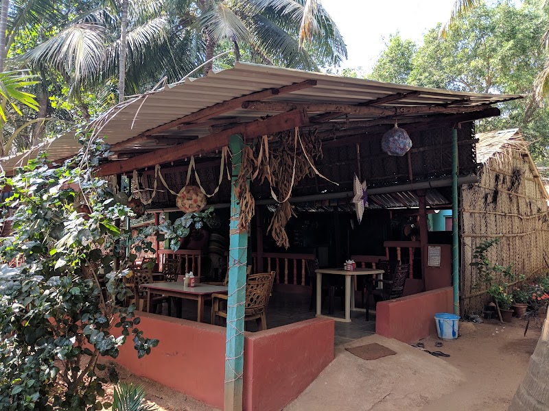 Jungle Cafe Resort - Restaurant & Bungalows - Jungle Cafe Resort - Restaurant & Bungalows Om Beach Rd, Gokarna, Karnataka 581326, India