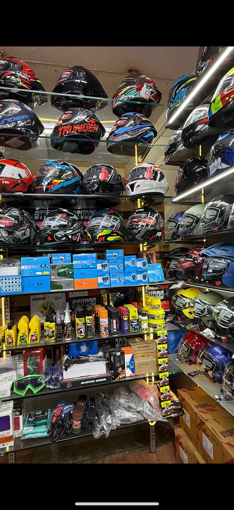 SKN MOTO WIZARD (HELMETS, TWO WHEELER ACCESSORIES and SPARES) - SKN MOTO WIZARD (HELMETS, TWO WHEELER ACCESSORIES and SPARES) 10, MASJID-E-NOOR Complex, No 21, Hosur Rd, Santhosapuram, madiwala, Koramangala, Bengaluru, Karnataka 560068, India