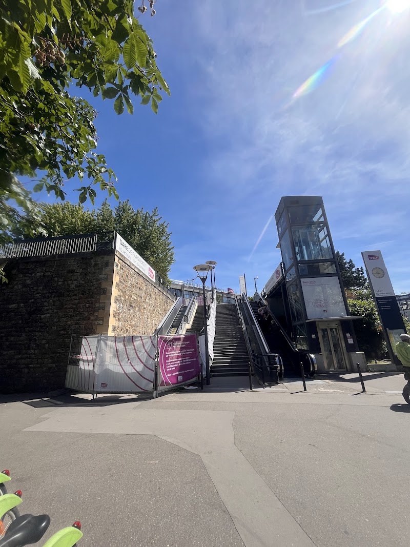 Gare routière de Bercy - Gare routière de Bercy 210 Quai de Bercy, 75012 Paris, France
