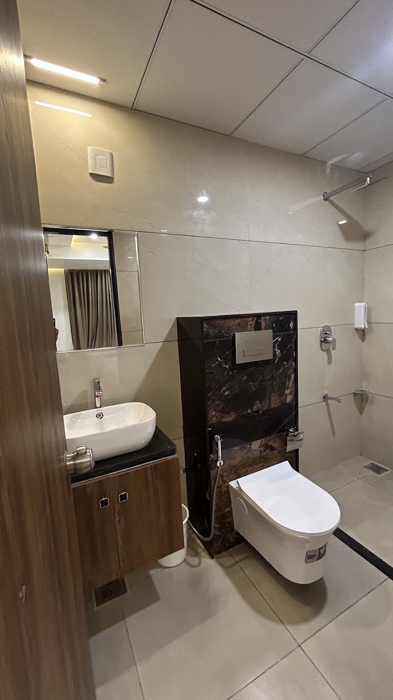 Hotel Holiday Icon - Hotel Holiday Icon, near Bank of India, opp. Rabari Gate, Dwarka, Gujarat 361335, India