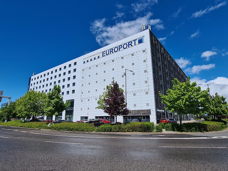 Courtyard by Marriott Prague Airport - Courtyard by Marriott Prague Airport, Aviatická 1092/8, 161 00 Praha-Praha 6, Czechia