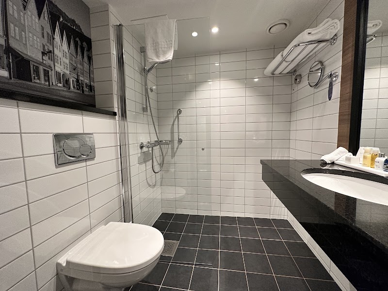 Radisson Blu Royal Hotel, Bergen - Radisson Blu Royal Hotel, Bergen Dreggsallmenningen 1, 5003 Bergen, Norway