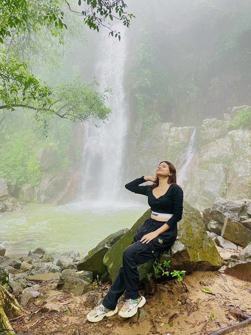 Pung lyer falls - Pung lyer falls 8Q47+P92, Laitmawsiang, Meghalaya 793108, India
