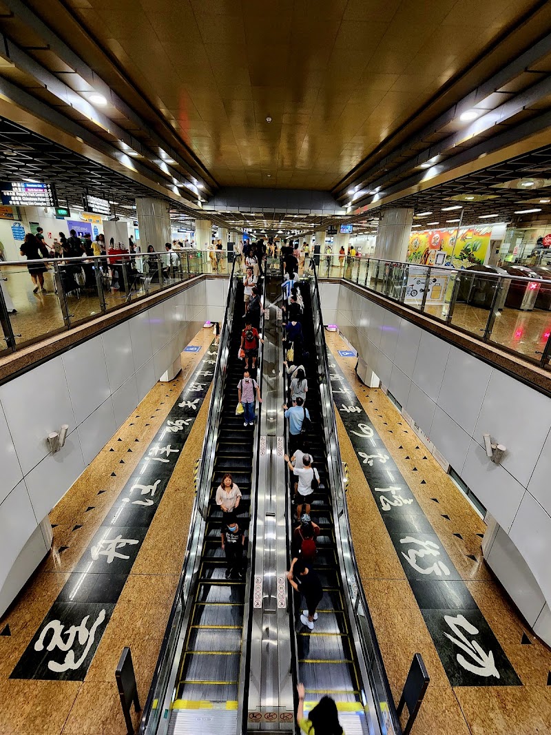 Chinatown MRT Station (DT19) - Chinatown MRT Station (DT19) 91 Upper Cross St, Singapore 058362