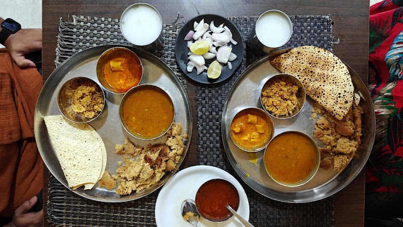 New Santosh Bhojnalaya & Restaurant (Dal Bati Restaurant In Udaipur) - New Santosh Bhojnalaya & Restaurant (Dal Bati Restaurant In Udaipur) near SBBJ Bank, Surajpole, Ganesh Ghati, Udaipur, Rajasthan 313001, India