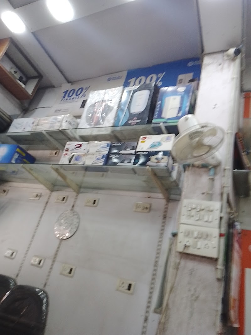 Central Hotel - Central Hotel 670, Chhota Loharpura, Gandhibagh, Nagpur, Maharashtra 440032, India