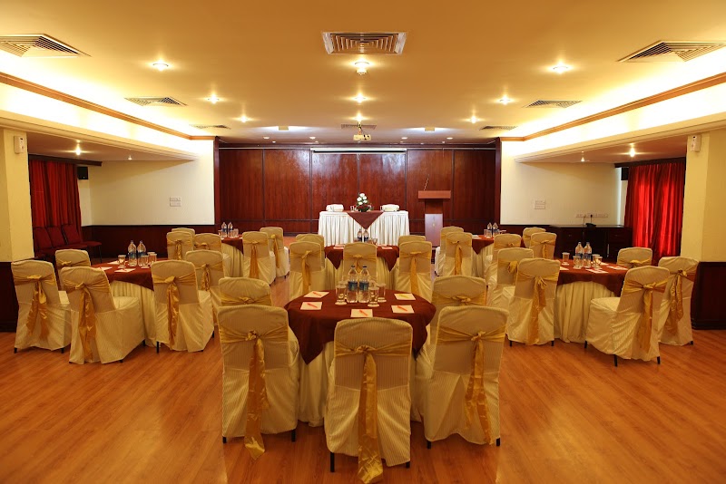 Hotel Rathna Residency - Hotel Rathna Residency 355, Variety Hall Rd, behind Railway Station, Town Hall, Coimbatore, Tamil Nadu 641001, India