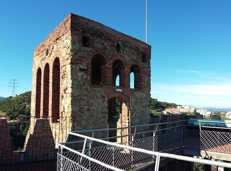 Castell de Torre Baró - Castell de Torre Baró, Ctra. Alta de les Roquetes, 309, Nou Barris, 08033 Barcelona, Spain