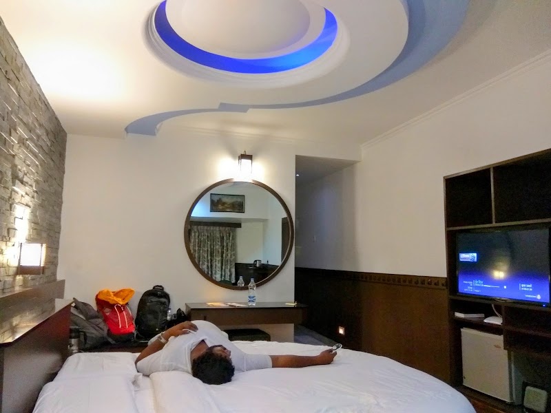 Hilltop Towers - Hilltop Towers Plot No. 1, Maratha Complex, Club Rd, Kodaikanal, Tamil Nadu 624101, India