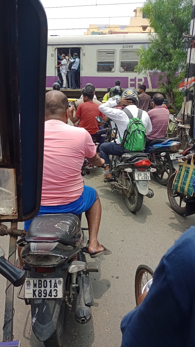 Dhakuria Bus Stand - Dhakuria Bus Stand, Gariahat Rd, Jodhpur Park, Kolkata, West Bengal 700031, India