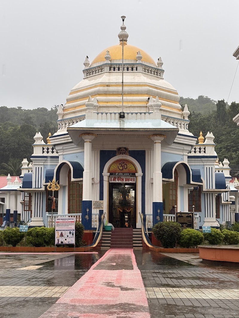 Shree Mangesh temple - Shree Mangesh temple 240, Dinanath Mangeshkar Rd, Mangeshi village, Mardol, Priol, Goa 403404, India