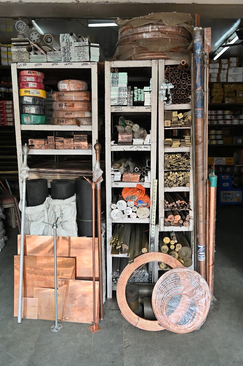 UMANG TRADERS - UMANG TRADERS Station Rd, near Deshbandhu School, Nahar Para, Station Road, Moudhapara, Raipur, Chhattisgarh 492001, India