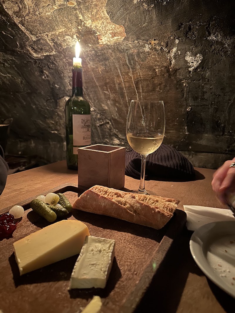Gordon's Wine Bar - Gordon's Wine Bar 47 Villiers St, London WC2N 6NE, UK