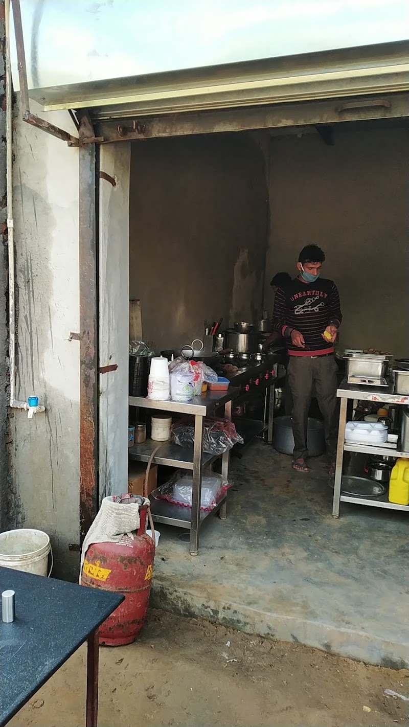 Veg Hut - Veg Hut opposite Ramada Hotel, Sector 44, Gurugram, Haryana 122003, India
