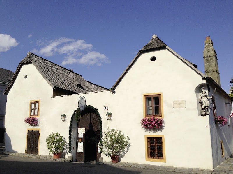Mayer am Pfarrplatz - Heuriger - Beethovenhaus - Weingut - Mayer am Pfarrplatz - Heuriger - Beethovenhaus - Weingut, Pfarrpl. 2, 1190 Wien, Austria