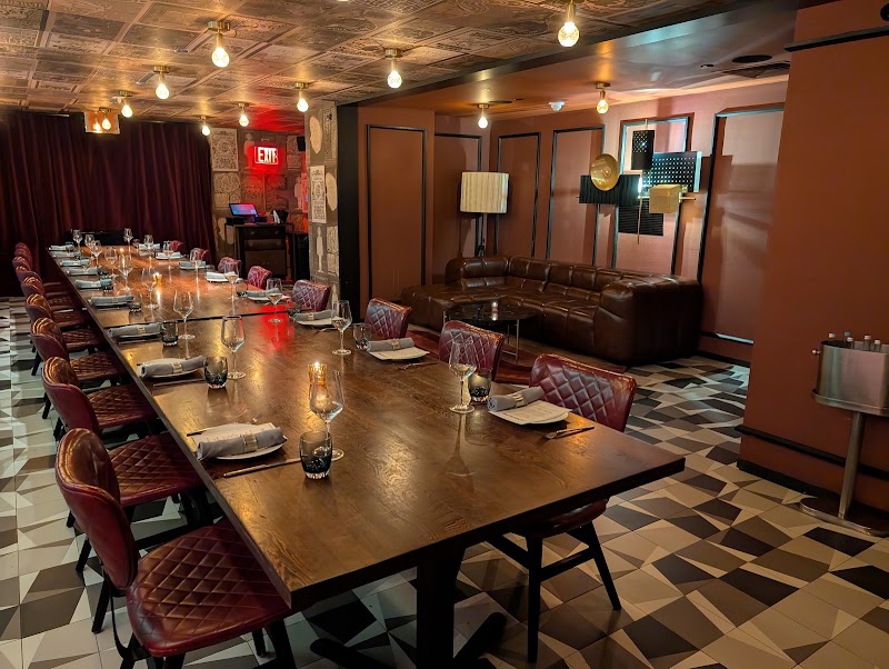 Moxy NYC East Village - Moxy NYC East Village 112 E 11th St, New York, NY 10003, USA