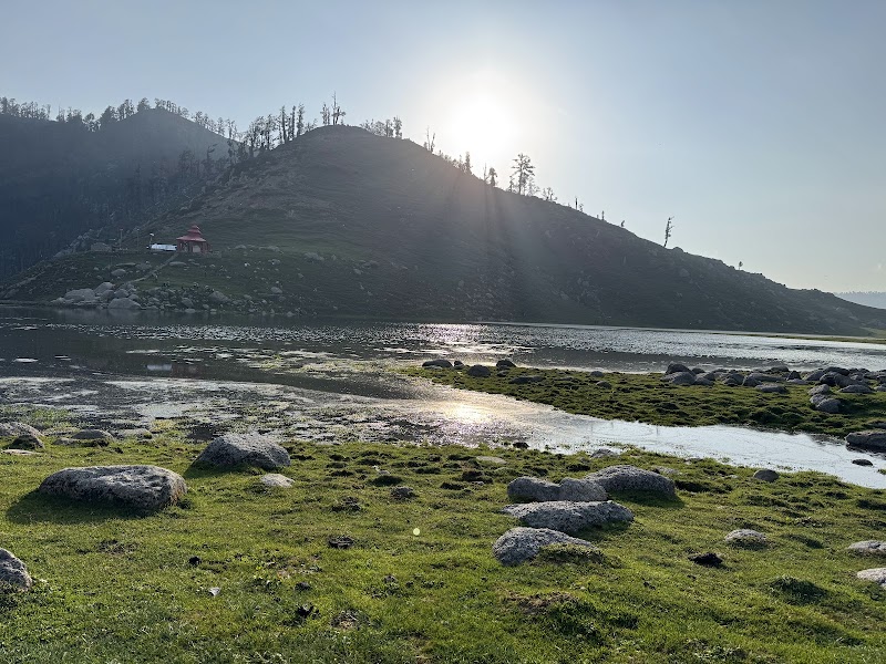 Kareri Lake - Kareri Lake 87GF+982 Lake, Kareri, Himachal Pradesh 176216, India