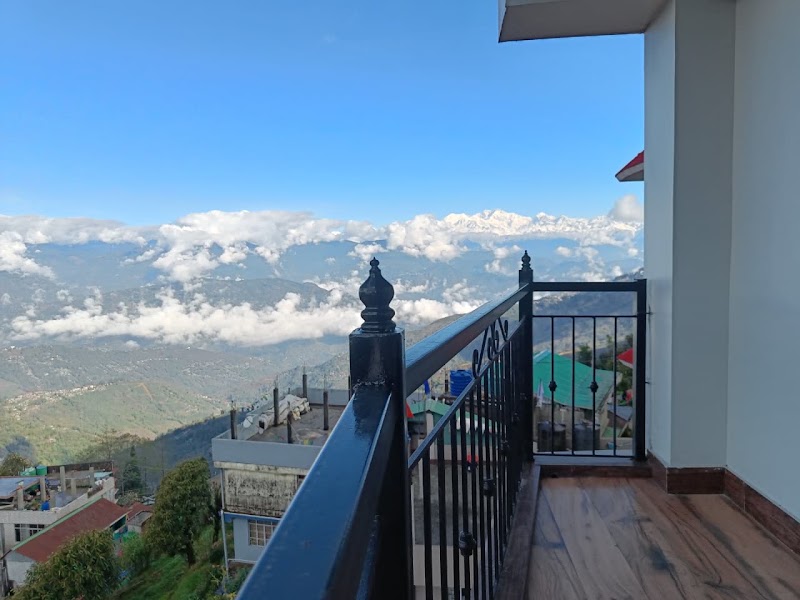 THARCHIN RETREAT, Boutique Hotel. - THARCHIN RETREAT, Boutique Hotel. Hill Cart Rd, BATASIA, West Point, Darjeeling, West Bengal 734102, India