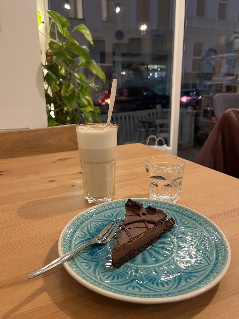 ausnahmsweise - Café für vegane, glutenfreie Kuchen - ausnahmsweise - Café für vegane, glutenfreie Kuchen, Hofmühlgasse 18/5, 1060 Wien, Austria