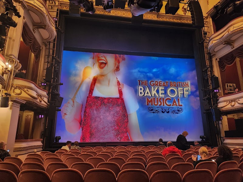 Noël Coward Theatre - Noël Coward Theatre, 85-88 St Martin's Ln, London WC2N 4AU, UK