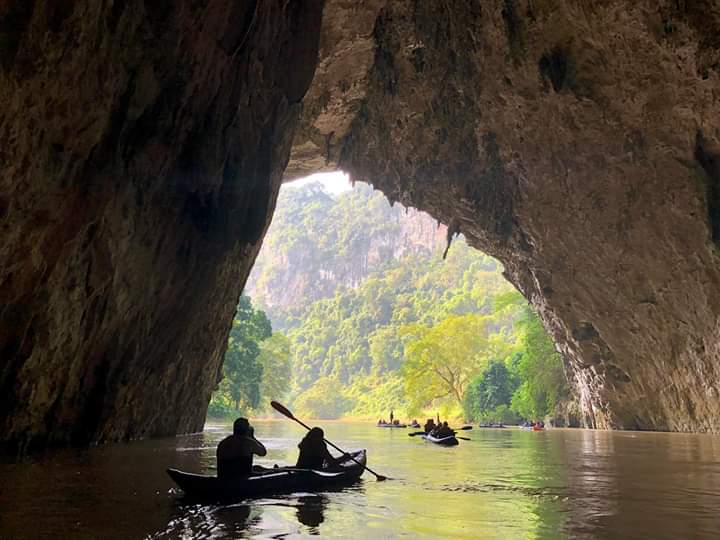 Ba Be Lake - Ba Be Lake Ba Be Lake, Ba Be, Thai Nguyen, Vietnam