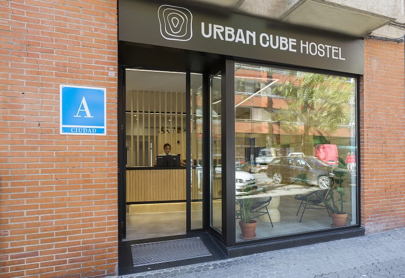 Urban Cube Hostel Sevilla - Urban Cube Hostel Sevilla, C. Amador de los Ríos, 13 - 17, 41003 Sevilla, Spain
