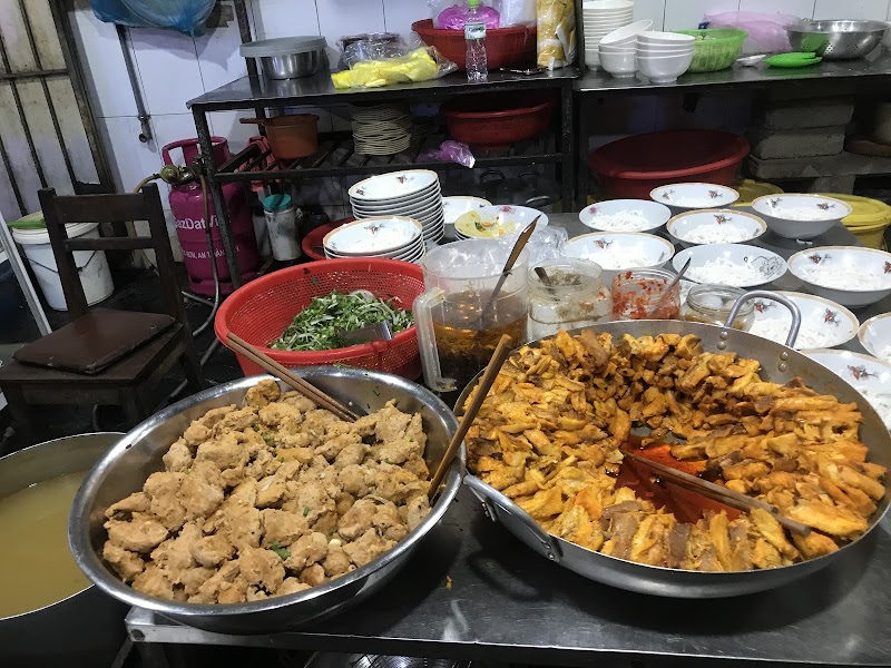 Hằng Bánh Canh Cá Lóc - Hằng Bánh Canh Cá Lóc 136 Bà Triệu, Thuận Hóa, Huế, Vietnam
