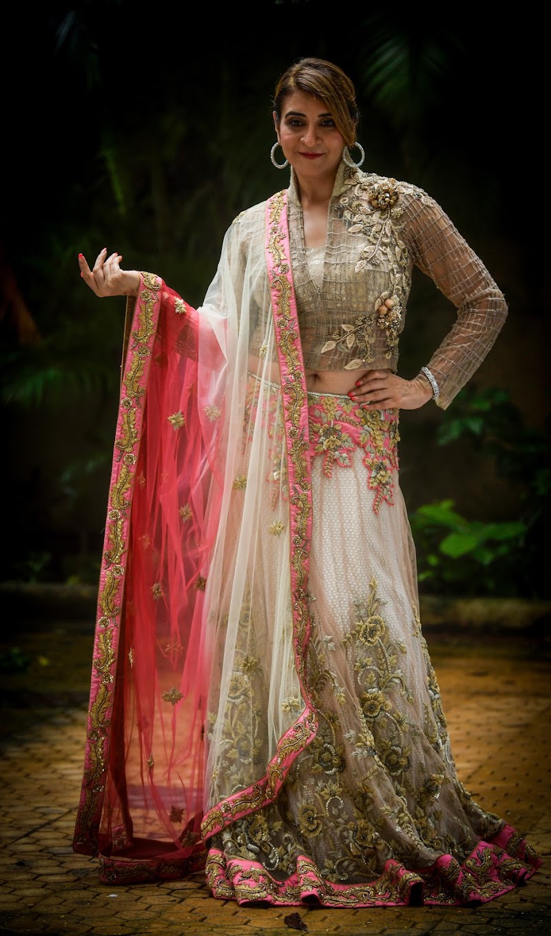 Enrobe By Varshaa - Enrobe By Varshaa, 1, Casabella, Plot No 692, Corner of 15th Road, &, Khar Pali Rd, opp. Banng, Khar, Khar West, Mumbai, Maharashtra 400052, India