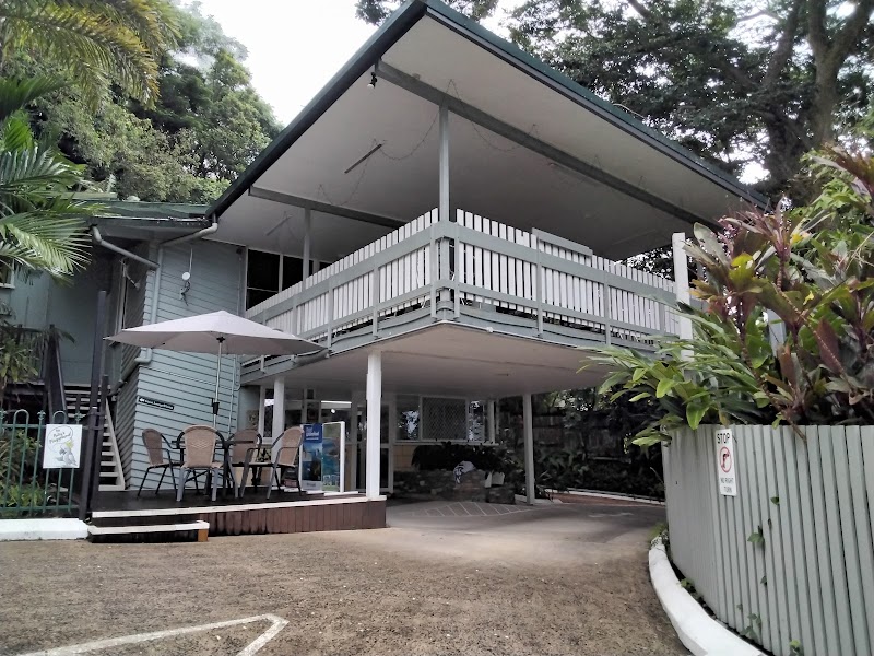 Tree Tops Lodge Cairns - Tree Tops Lodge Cairns 1-7 Tanner Cres, Stratford QLD 4870, Australia