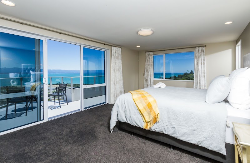 Tasman Bay Villa - Nelson Holiday Home - Tasman Bay Villa - Nelson Holiday Home 346 Princes Drive, Britannia Heights, Nelson 7010, New Zealand