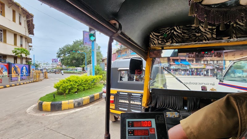 Hampankatta Street - Hampankatta Street, VR9R+3M8, Market Road, Bhavathi, Hampankatta, Mangaluru, Karnataka 575001, India