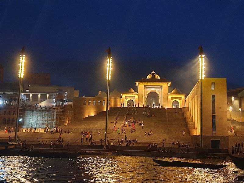 Ganga Mahal Ghat, (Varanasi) - Ganga Mahal Ghat, (Varanasi) 8267+HX6, Ghats of Varanasi, Ghasi Tola, Varanasi, Uttar Pradesh 221001, India