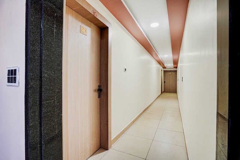 Hotel O Shri Govind - Hotel O Shri Govind, Jagmal Chowk, near Honda Showroom, Tikrapara, Bilaspur, Chhattisgarh 495001, India